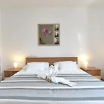 1021 Apartment