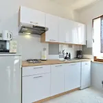 1021 Fazana