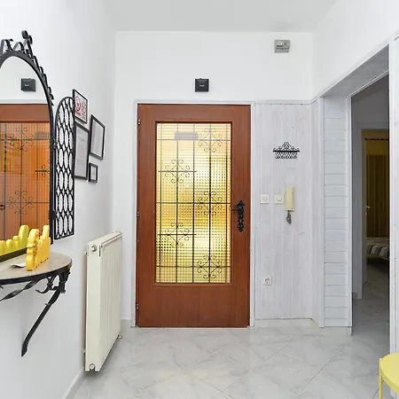 Apartment 1021