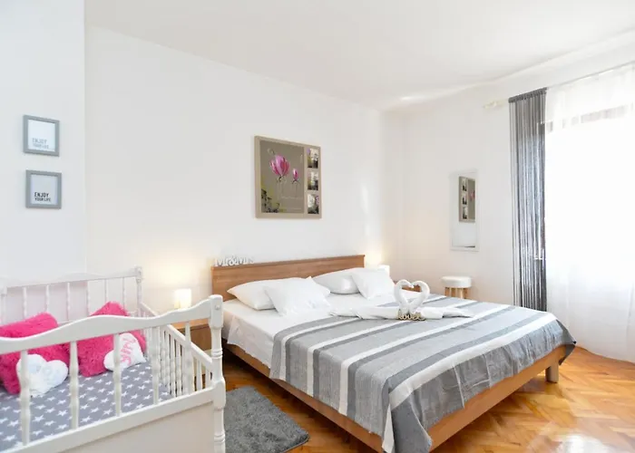 1021 Apartament Fažana