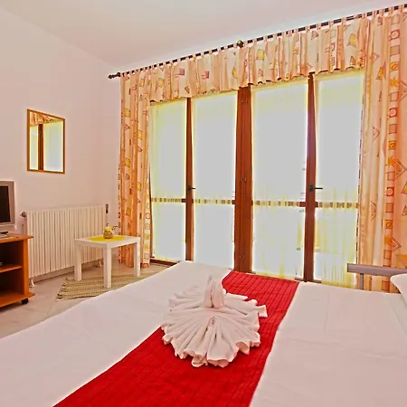 1021 Fažana