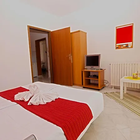 1021 Fažana
